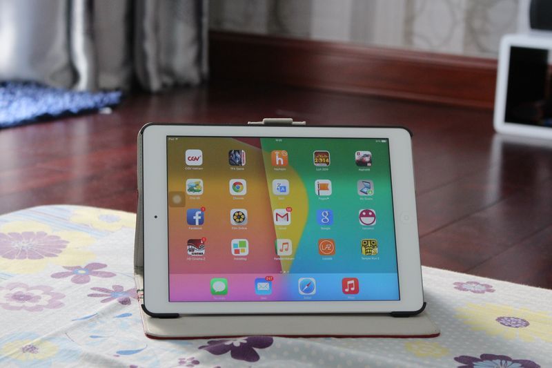 Cần bán Ipad Air 16GB - Silver - Only Wifi - mới 99,99% chính hãng mua tại Nguyễn Kim