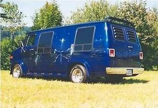 http://i230.photobucket.com/albums/ee208/klorin_elvis/van2.jpg