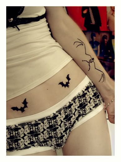 girls tattoos on lower stomach. Girl Tattoos Bats On Girls