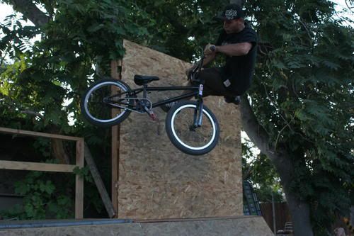 Obrázok “http://i230.photobucket.com/albums/ee248/Ihernande9/32740040_KUTRCMCFCECTSMD.jpg” sa nedá zobraziť, pretože obsahuje chyby.