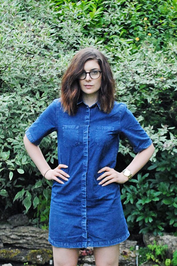 1970s trend denim dress outfit
