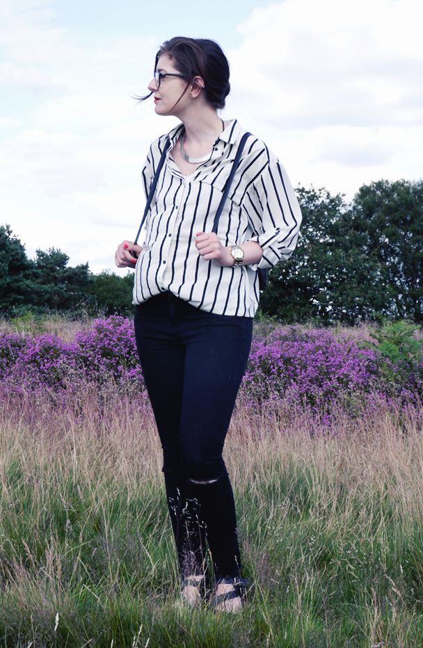 How to style a striped shirt and ripped jeans