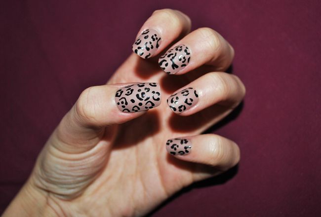 animal print nails. Leopard print nails