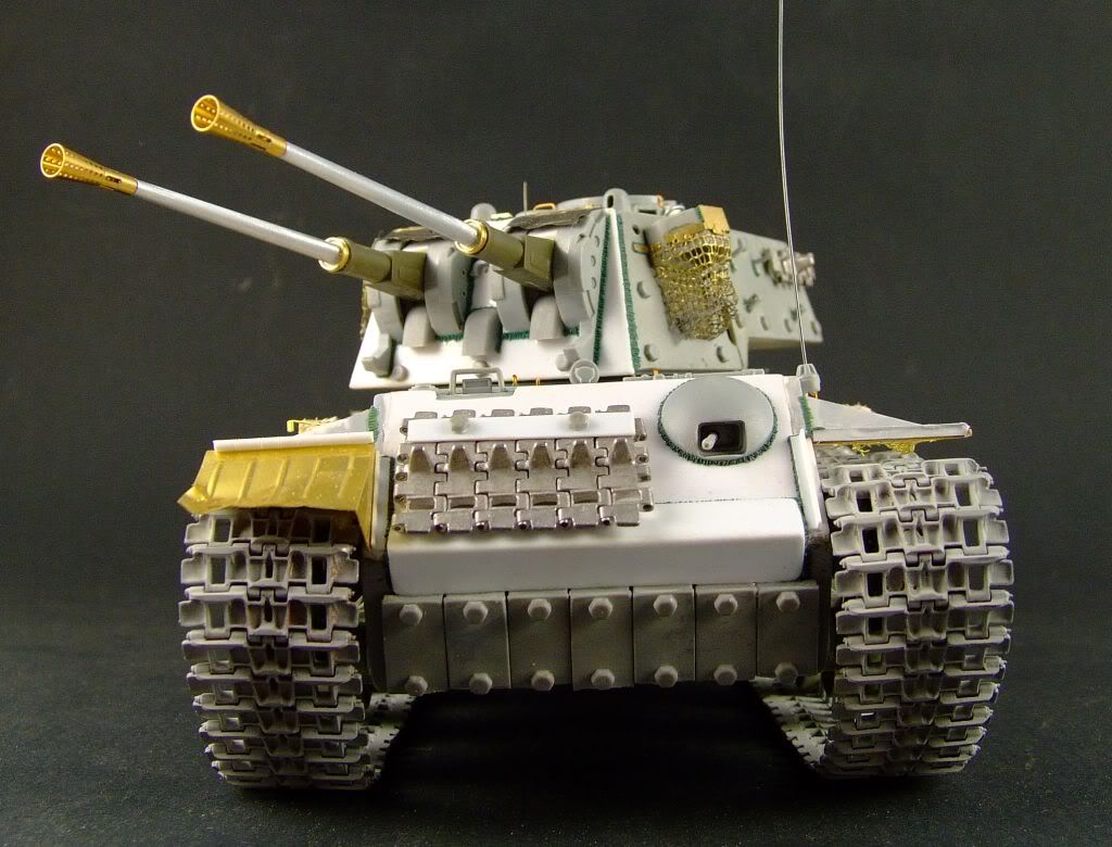 http://i230.photobucket.com/albums/ee274/malnabiker/What%20if%20captured%20converted%20kv1%20double%2037mm%20AA%20gun/Kv1capturedflakdouble37mmgunAAwhatiftrumpeterfull.jpg