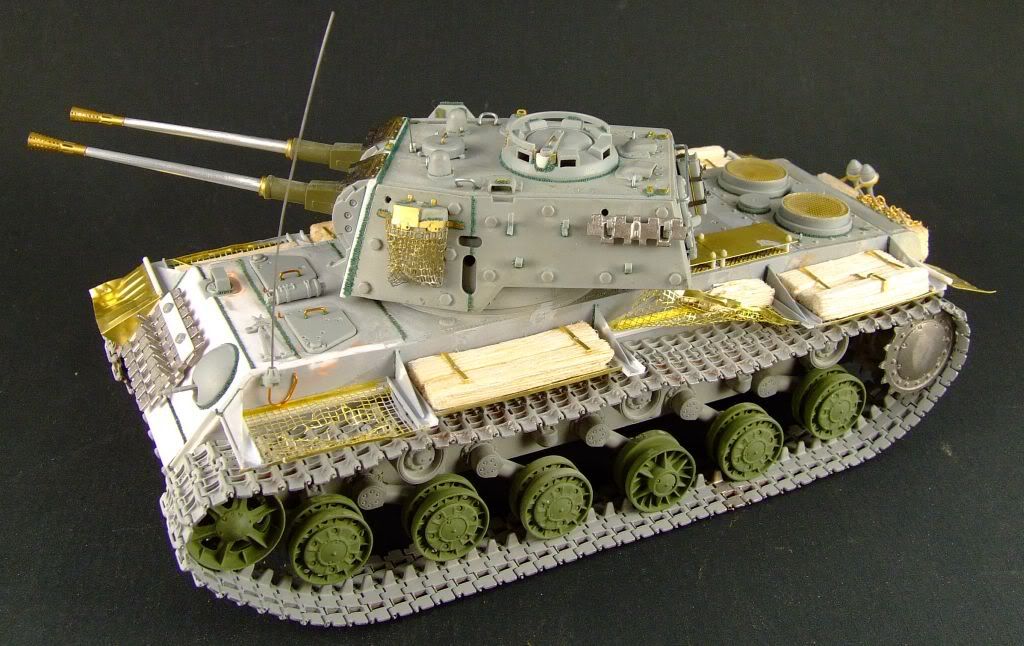 http://i230.photobucket.com/albums/ee274/malnabiker/What%20if%20captured%20converted%20kv1%20double%2037mm%20AA%20gun/Kv1capturedflakdouble37mmgunAAwhatiftrumpeterfull10.jpg