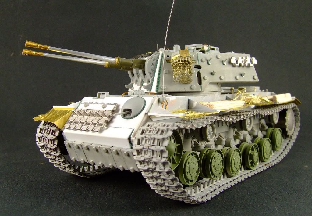 http://i230.photobucket.com/albums/ee274/malnabiker/What%20if%20captured%20converted%20kv1%20double%2037mm%20AA%20gun/Kv1capturedflakdouble37mmgunAAwhatiftrumpeterfull12.jpg