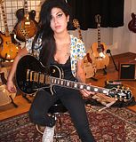 Amy Winehouse's Home Burglarized