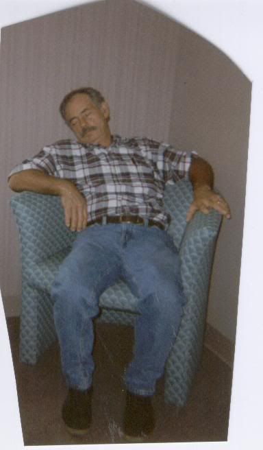 http://i230.photobucket.com/albums/ee307/edgarblythe/Mitchellsleepytime.jpg