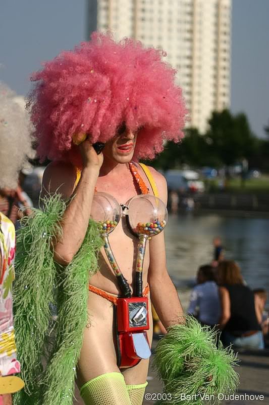 http://i230.photobucket.com/albums/ee307/edgarblythe/candy.jpg