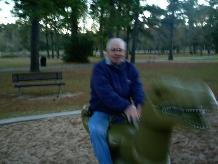 http://i230.photobucket.com/albums/ee307/edgarblythe/dinosaur.jpg