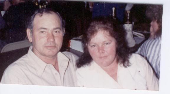 http://i230.photobucket.com/albums/ee307/edgarblythe/mitchkathy.jpg