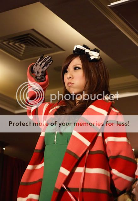 黑涩会美眉之大牙写真集