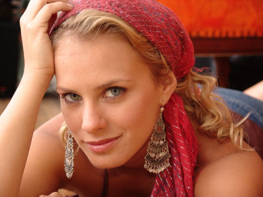 http://i230.photobucket.com/albums/ee309/telenovelasfans1/Rossana%20Fernandez%20Maldonado/rnpwrhrtngkj.jpg