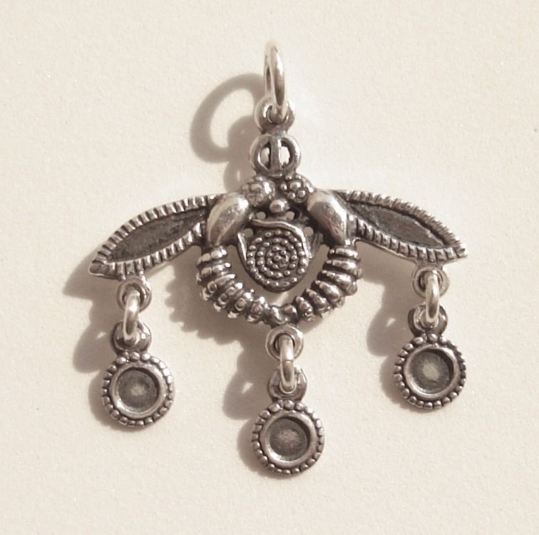 Malia bees pendant, bees of malia, crete, greek jewellery
