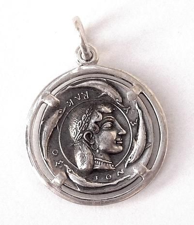 gioielleria greco, gioielli in argento antico, ciondolo moneta, la mitologia greca, comprare gioielli fatti a mano provenienti dalla Grecia. Siracusa coin