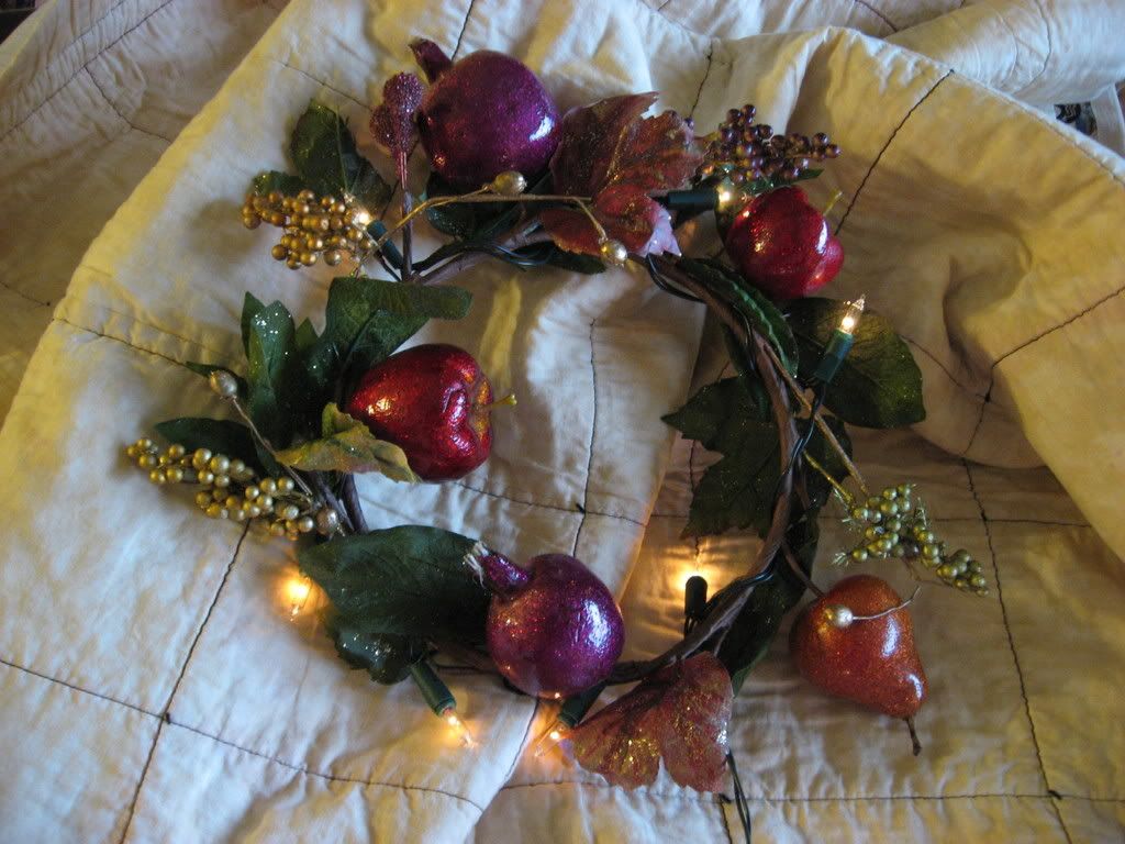 Lighted Wreath Garland